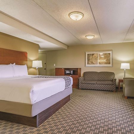 La Quinta By Wyndham Cleveland Airport West Hotel North Olmsted Ngoại thất bức ảnh