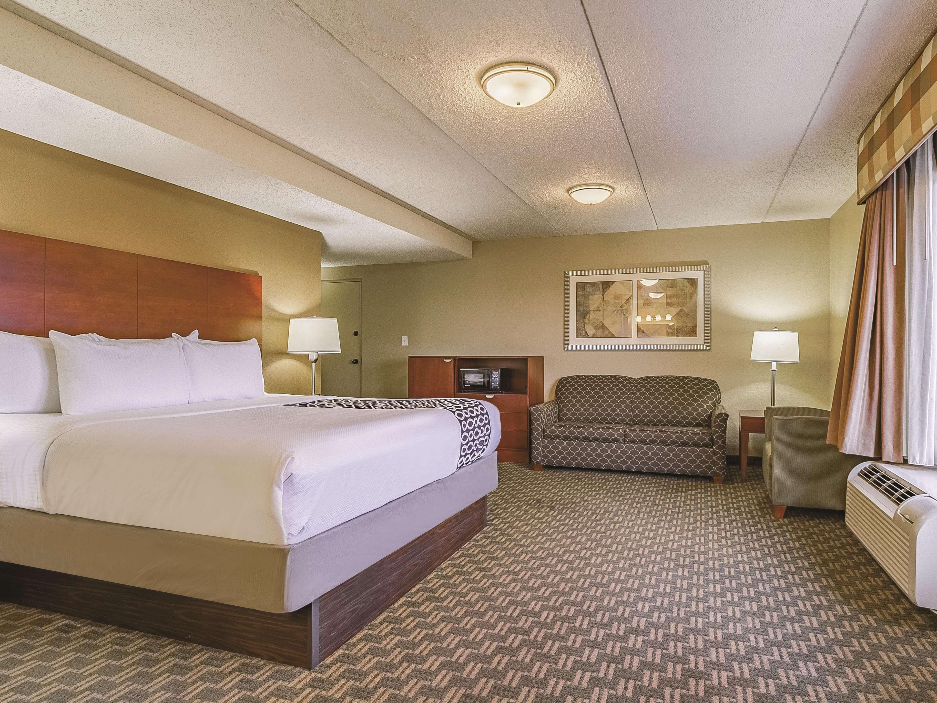La Quinta By Wyndham Cleveland Airport West Hotel North Olmsted Ngoại thất bức ảnh