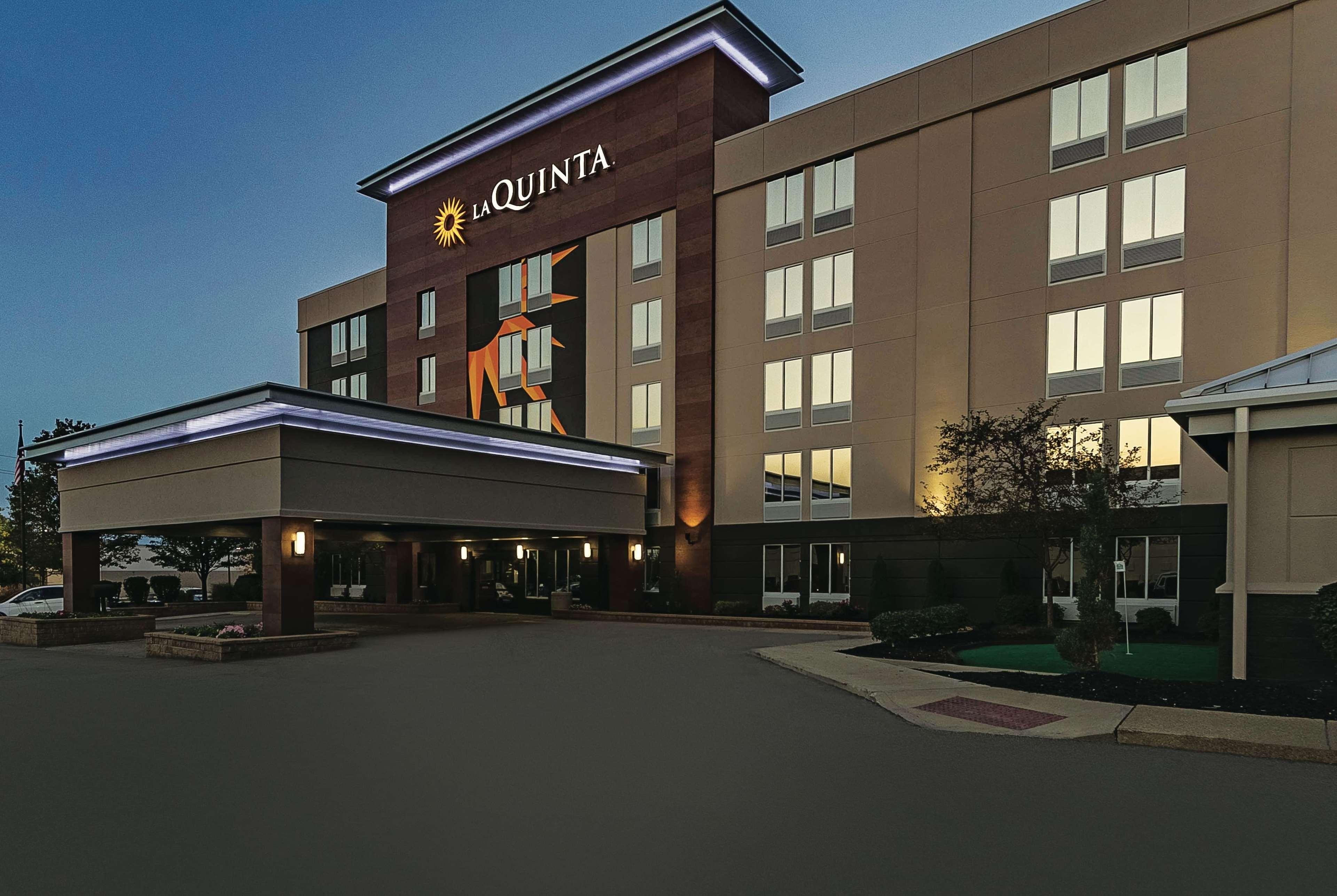 La Quinta By Wyndham Cleveland Airport West Hotel North Olmsted Ngoại thất bức ảnh