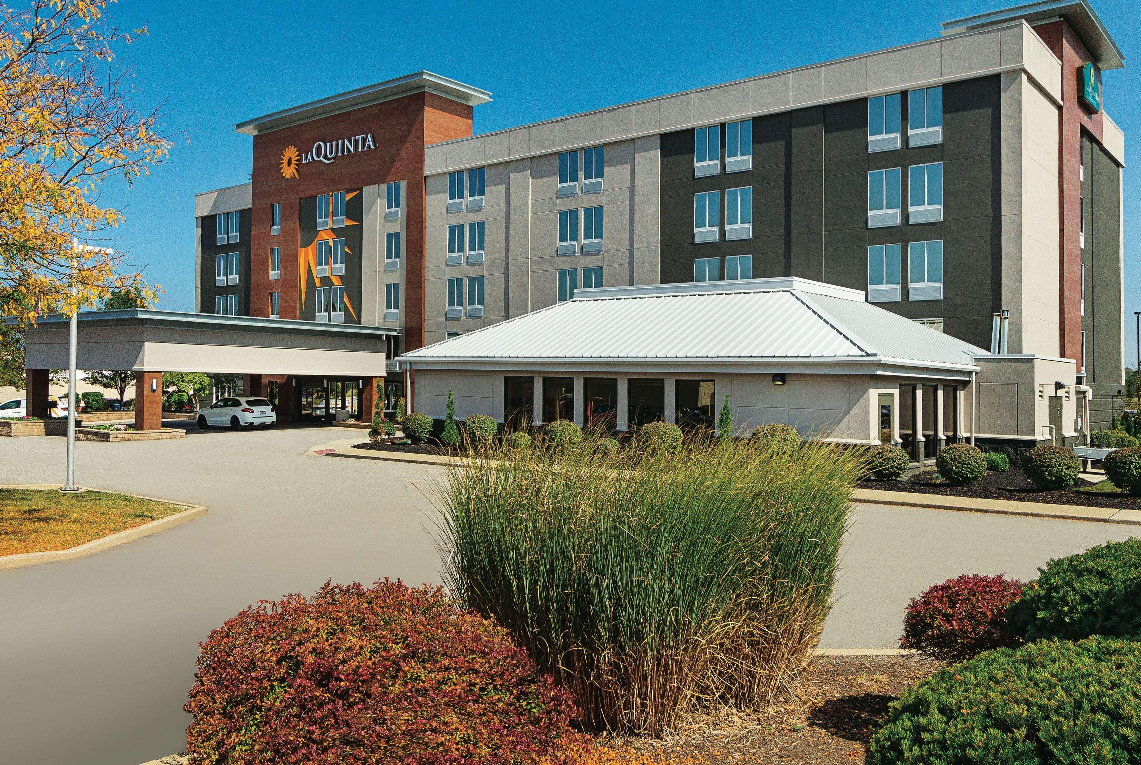 La Quinta By Wyndham Cleveland Airport West Hotel North Olmsted Ngoại thất bức ảnh