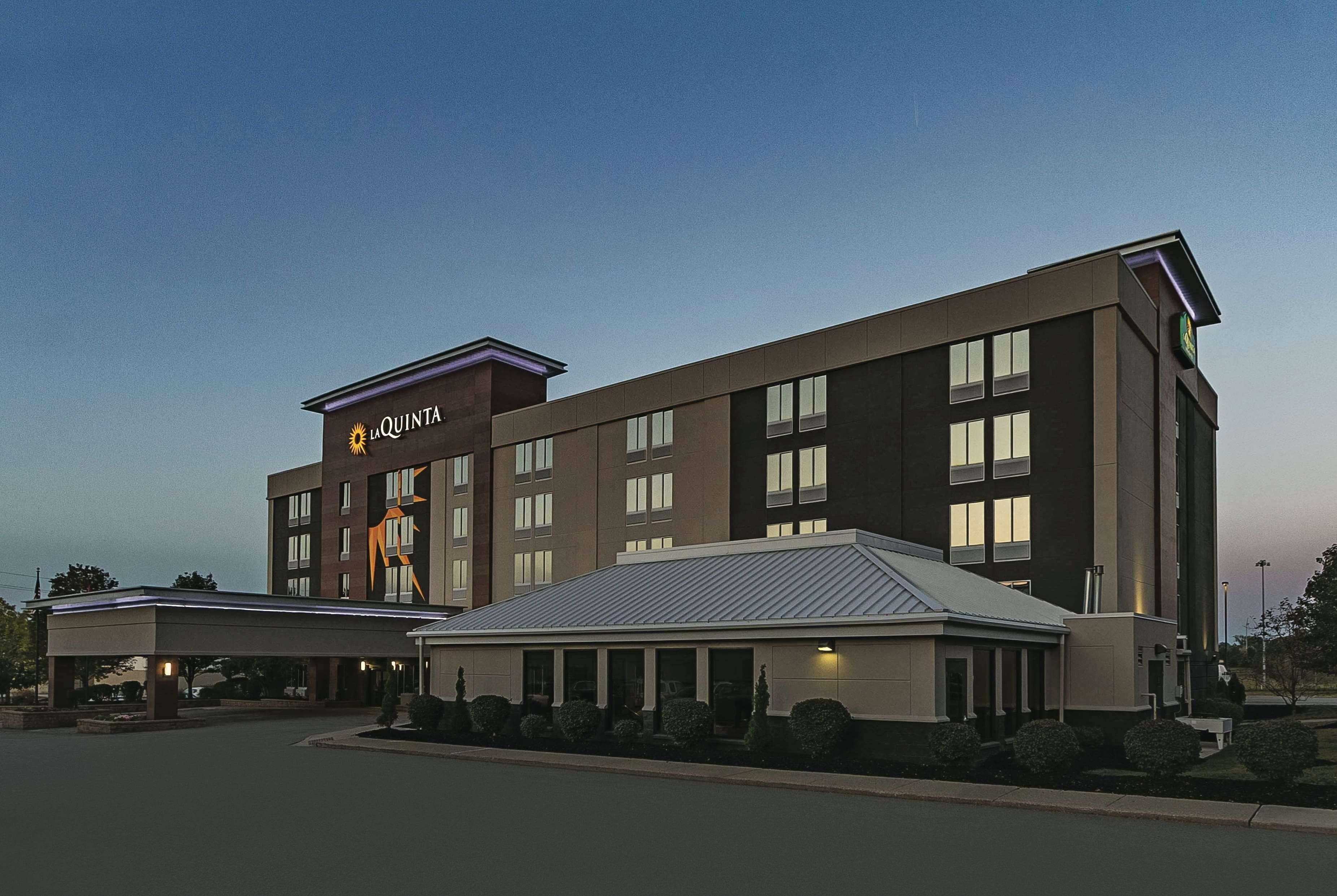 La Quinta By Wyndham Cleveland Airport West Hotel North Olmsted Ngoại thất bức ảnh