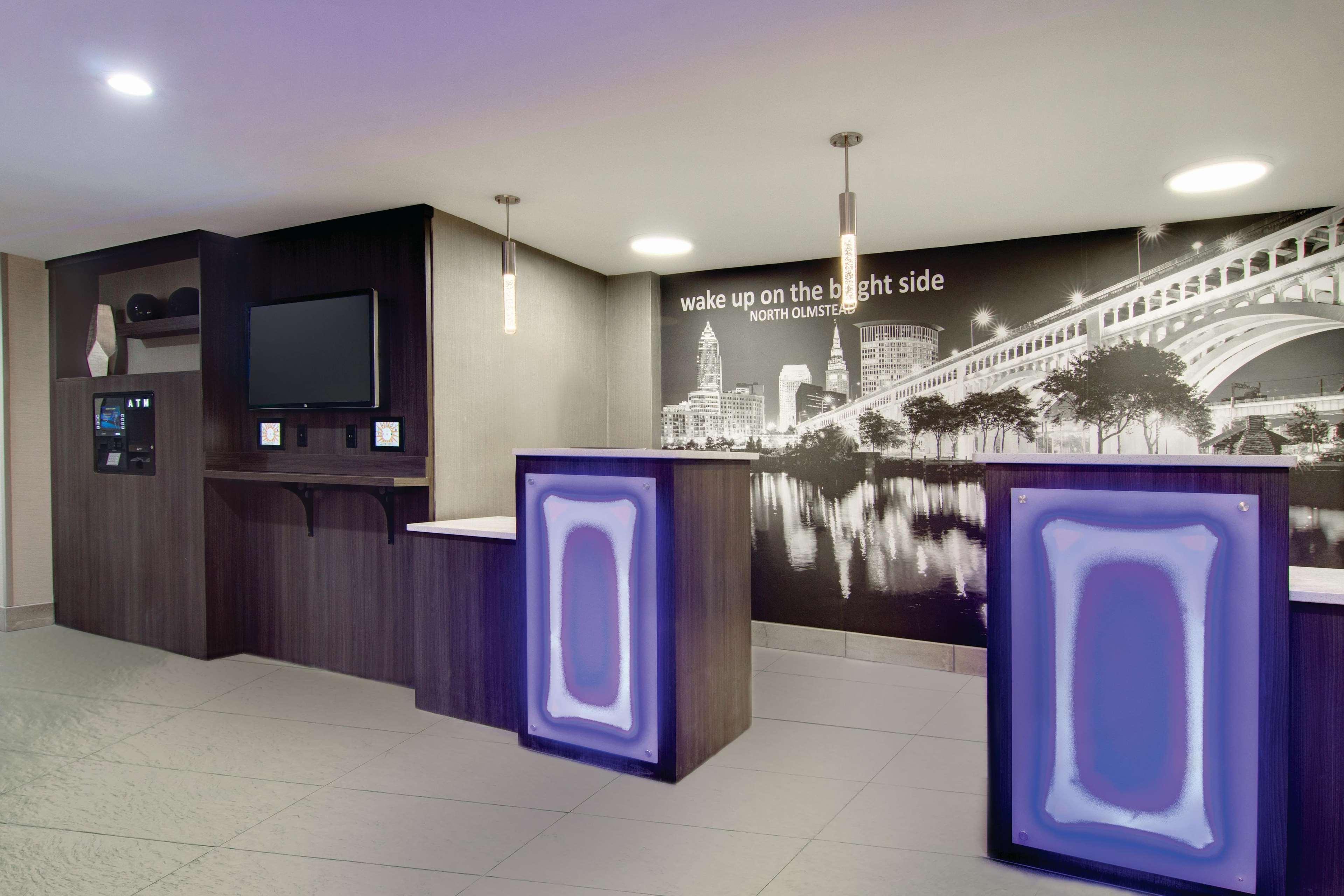 La Quinta By Wyndham Cleveland Airport West Hotel North Olmsted Ngoại thất bức ảnh