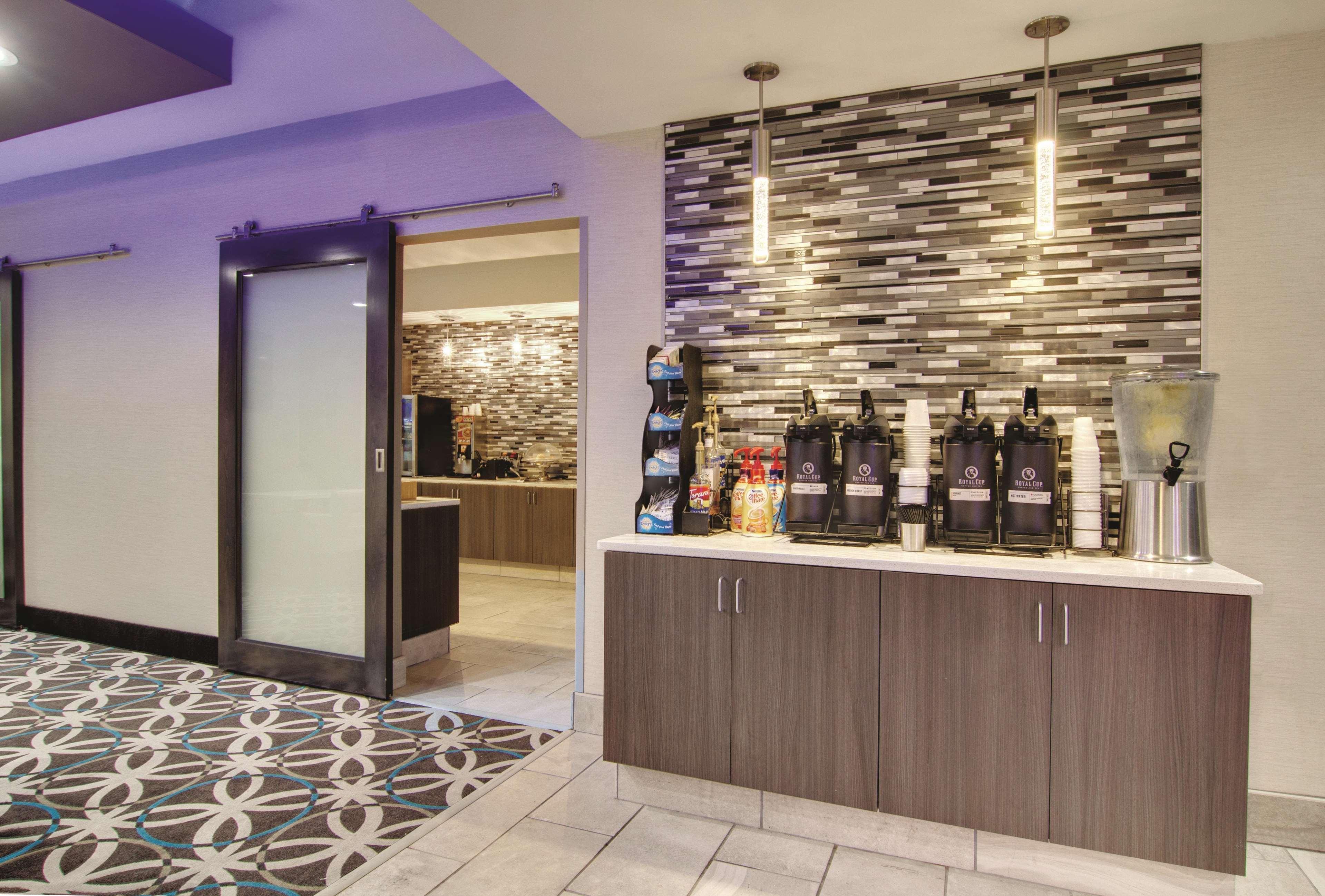 La Quinta By Wyndham Cleveland Airport West Hotel North Olmsted Ngoại thất bức ảnh