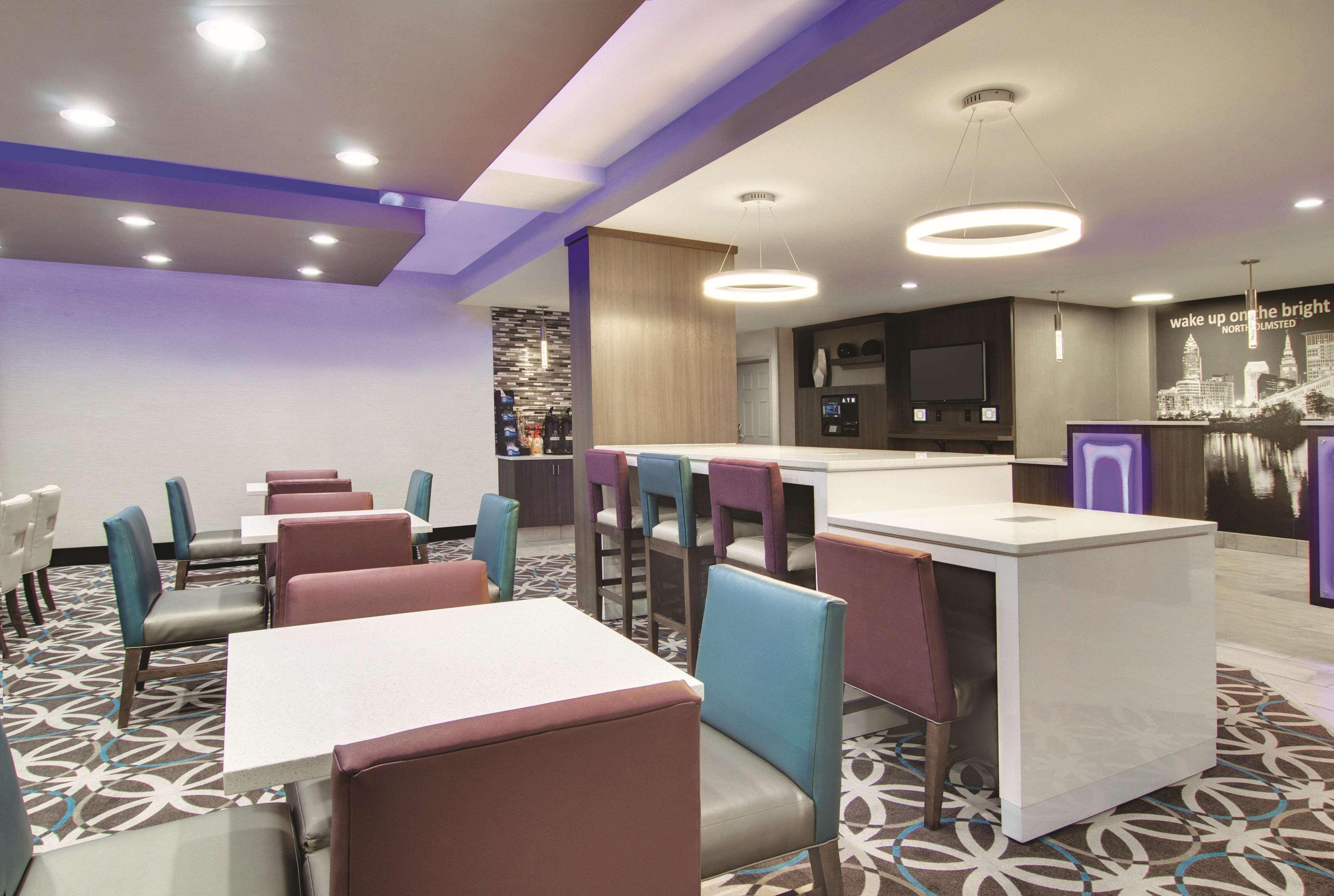 La Quinta By Wyndham Cleveland Airport West Hotel North Olmsted Ngoại thất bức ảnh