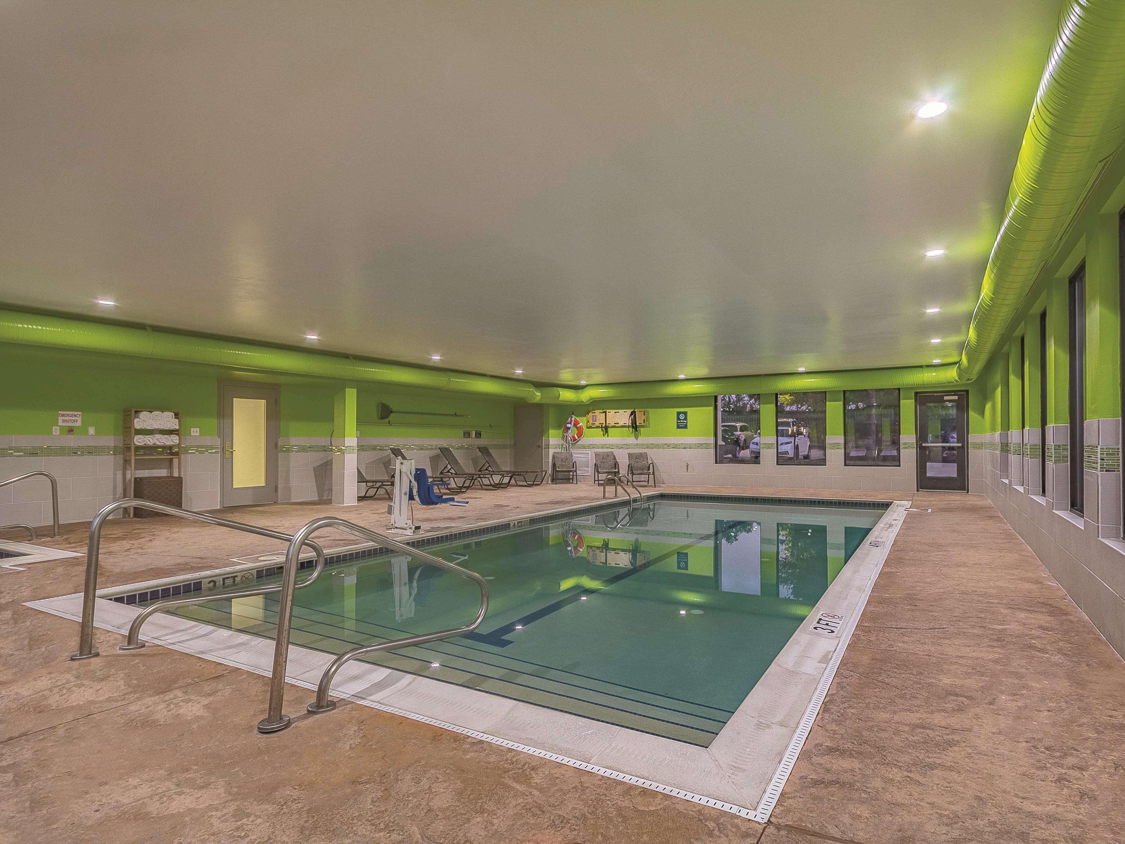La Quinta By Wyndham Cleveland Airport West Hotel North Olmsted Ngoại thất bức ảnh