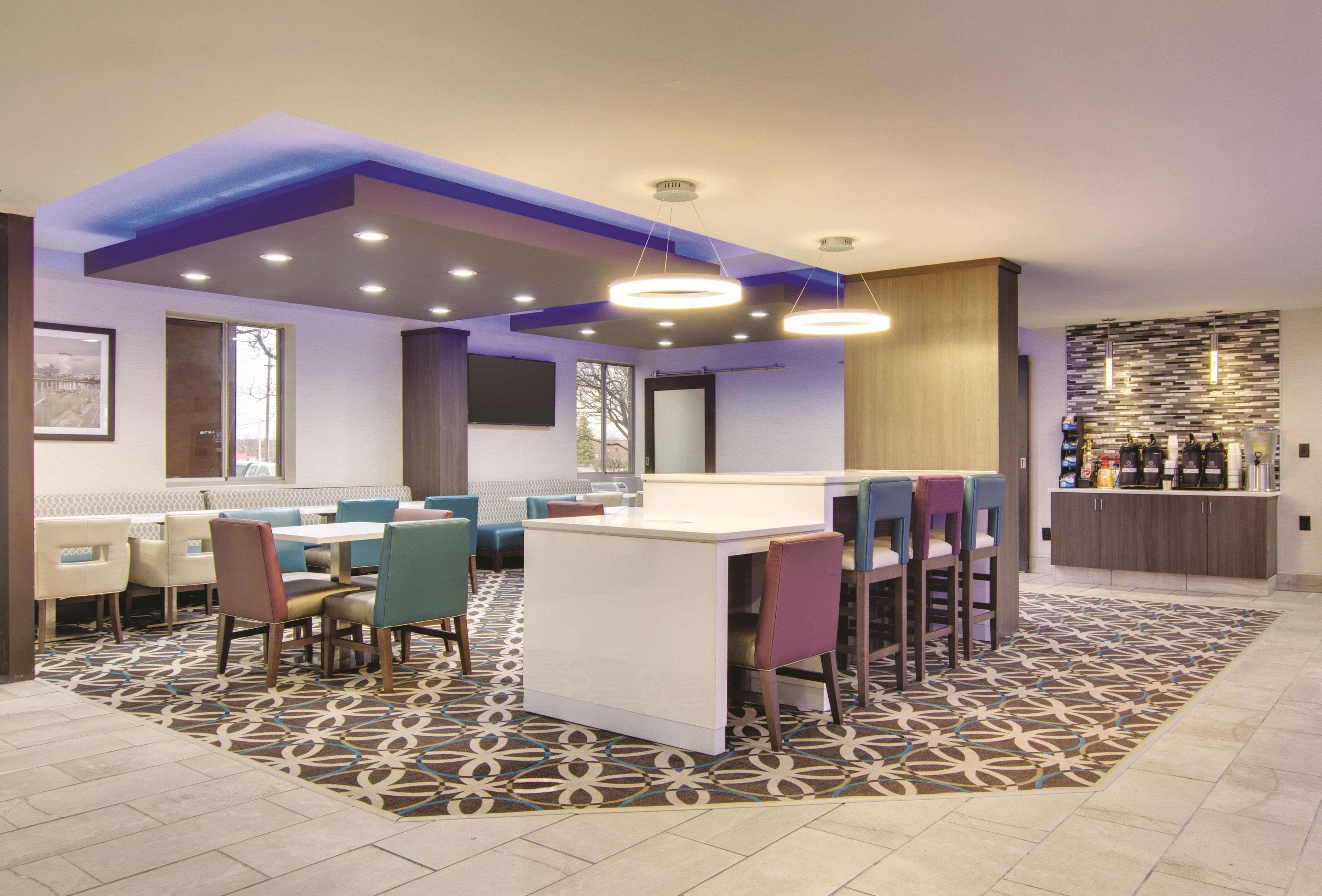 La Quinta By Wyndham Cleveland Airport West Hotel North Olmsted Ngoại thất bức ảnh