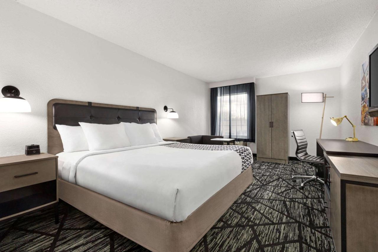 La Quinta By Wyndham Cleveland Airport West Hotel North Olmsted Ngoại thất bức ảnh