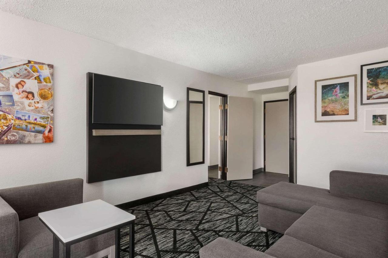 La Quinta By Wyndham Cleveland Airport West Hotel North Olmsted Ngoại thất bức ảnh