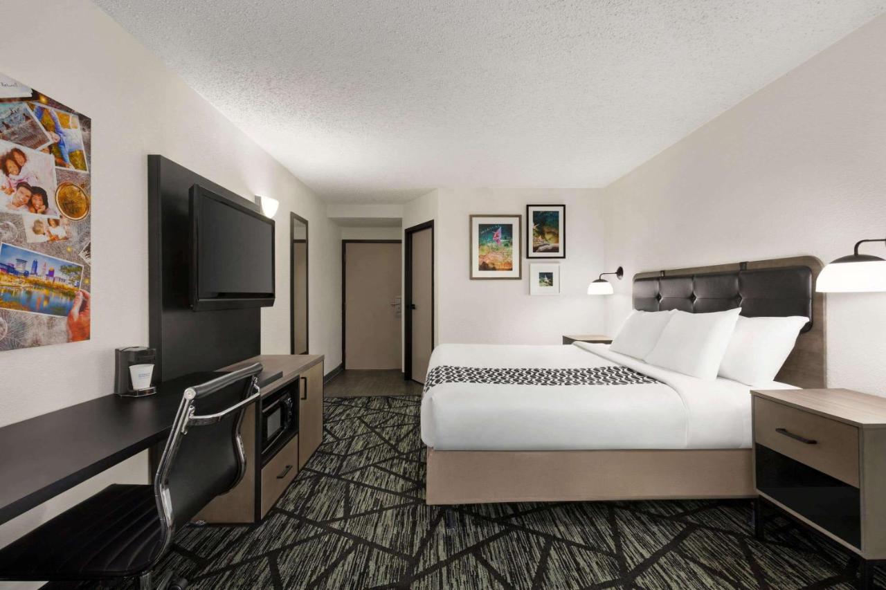 La Quinta By Wyndham Cleveland Airport West Hotel North Olmsted Ngoại thất bức ảnh