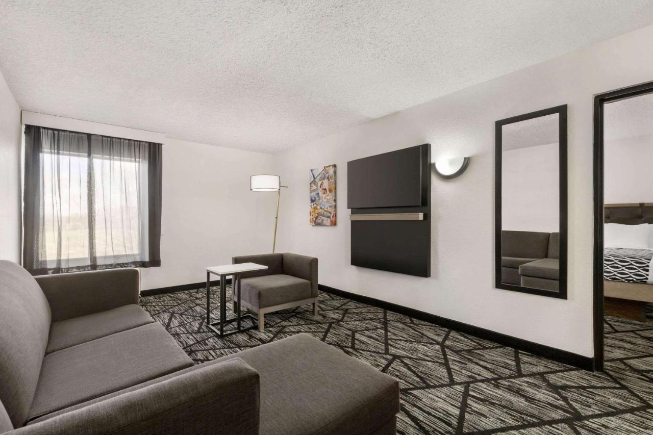 La Quinta By Wyndham Cleveland Airport West Hotel North Olmsted Ngoại thất bức ảnh